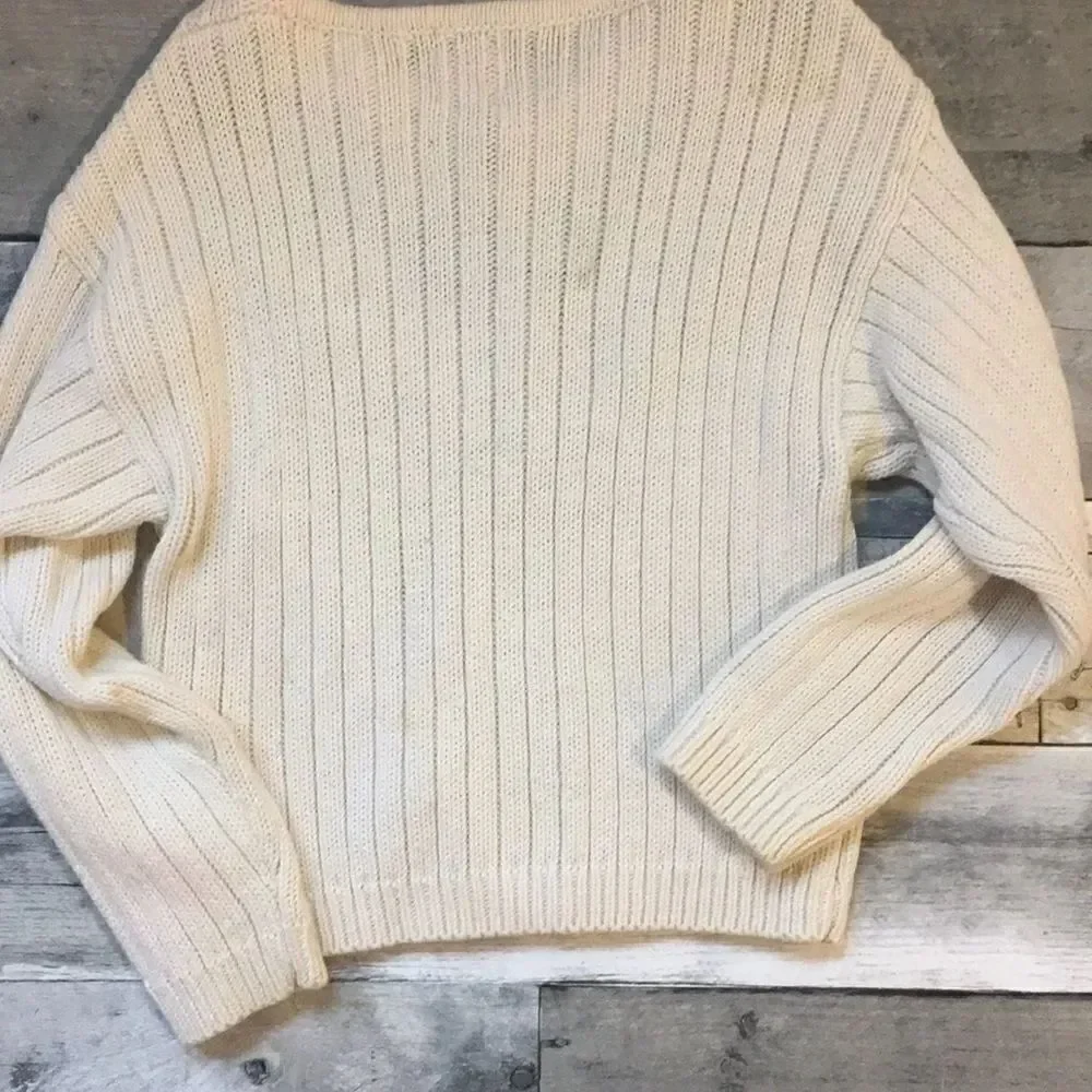 Vintage gap embroidered sweater